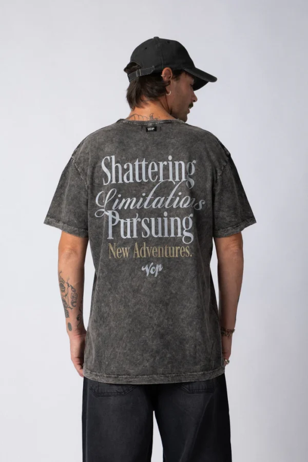 Remera Shatter Negra