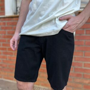 Bermuda Clásica Negra